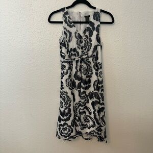 NWT ANN TAYLOR Factory White & Navy Blue Floral Dress Sz. 00P